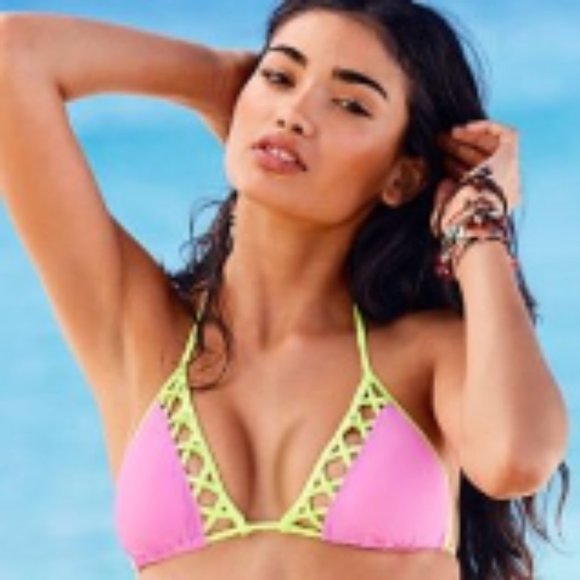 Victoria's Secret Other - VICTORIA'S SECRET Criss Cross Bikini Top L